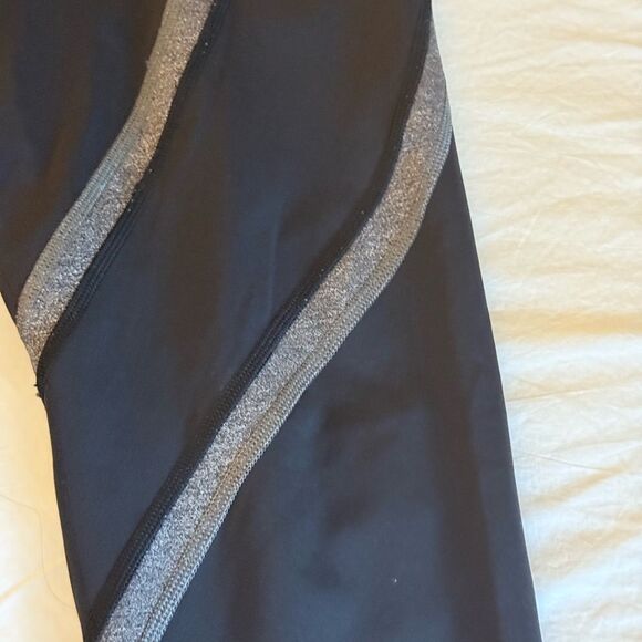 Lululemon Wild Twist 7/8 Tight 25 in. Black Heathered  Gray. Size 6. - Picture 10 of 12